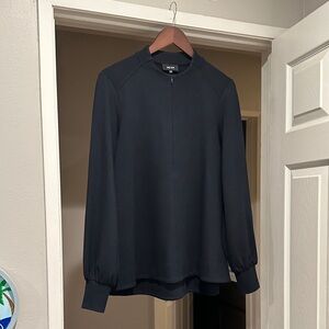 ME + EM travel tailoring black top